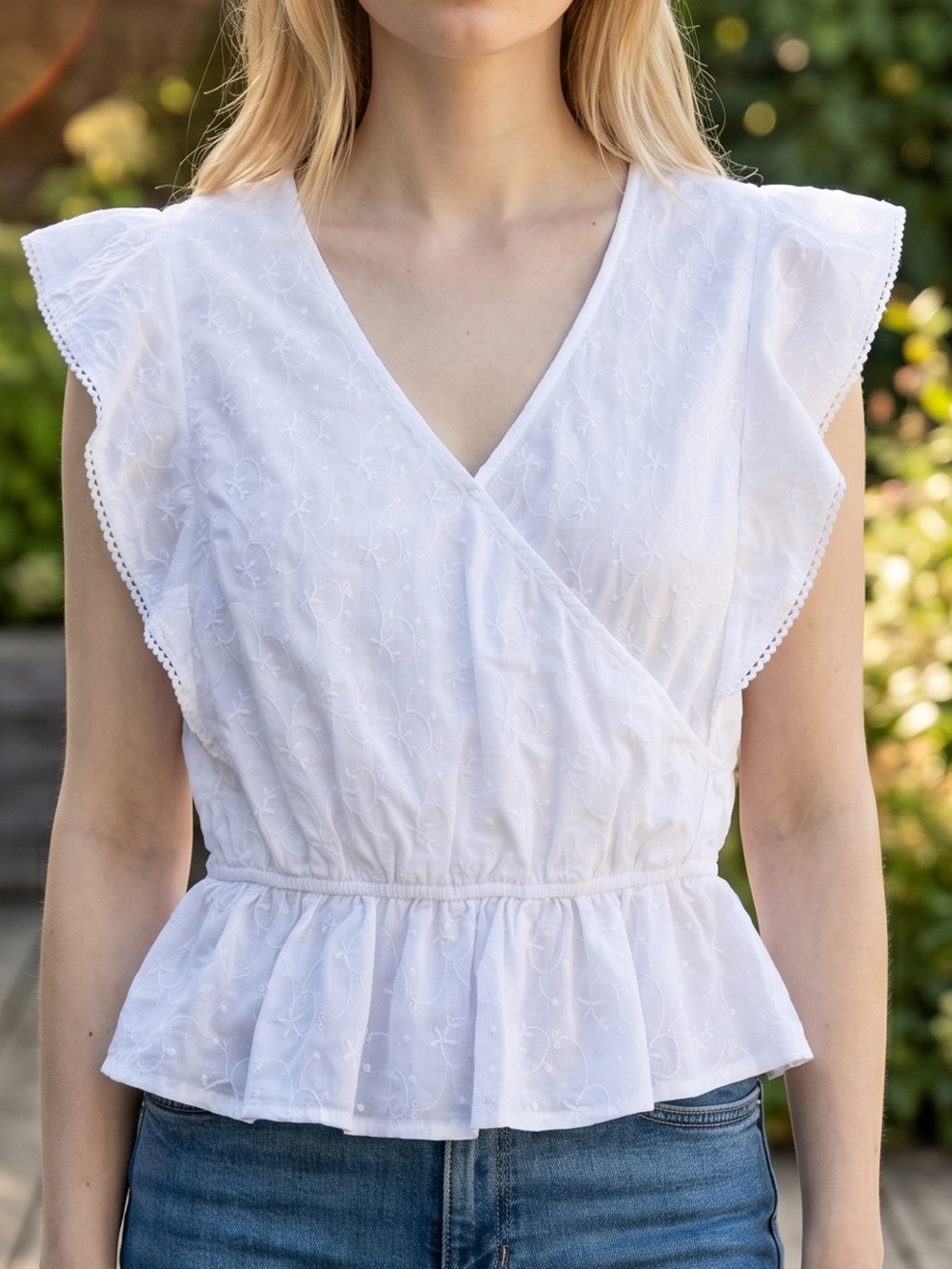 sofia by sofia vergara White 100% Cotton Eyelet Peplum V-Neck Top
